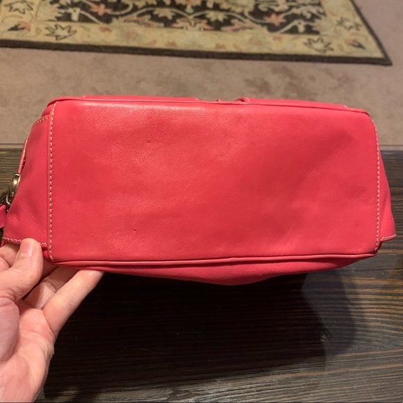 SOLD. Marc Jacobs $950 Italy Pink Slouchy Hobo Bag purse - Picture 4 of 12